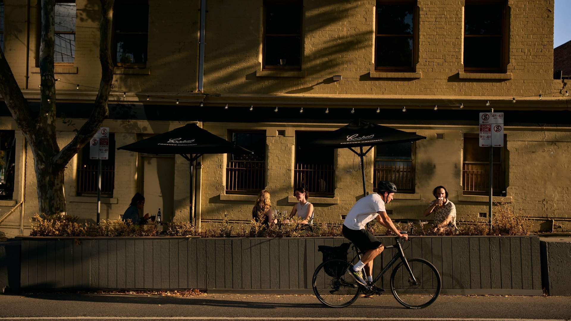 Tour de Vino at Bobbie Peels